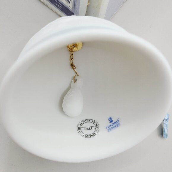 Lladro Porcelain Christmas Bell Ornament 1994 Snowy Scene With Ribbon & Box - Picture 5 of 7